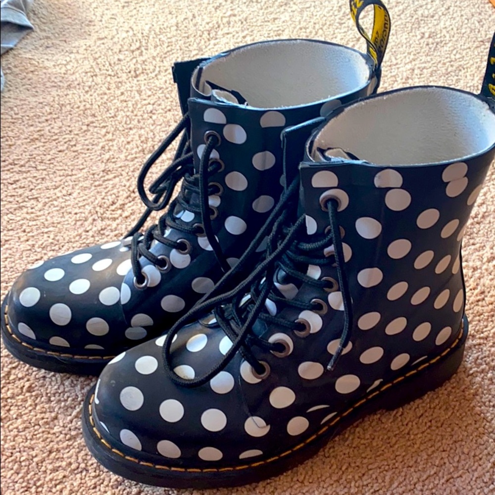 black and white polka dot Docs size 8